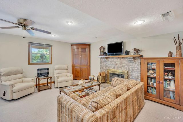 3170 Lakepointe Court, Cincinnati, OH 45248
