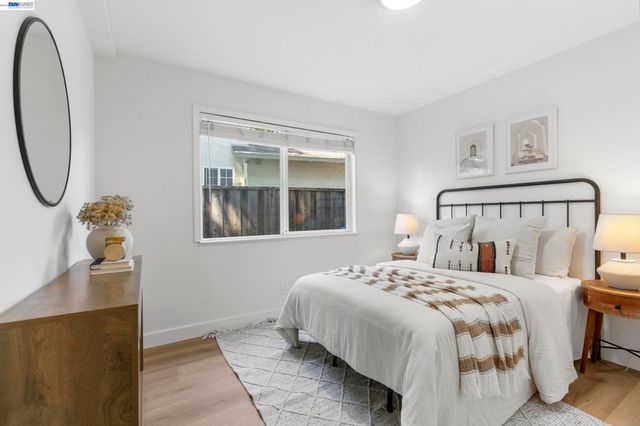 5556 Paseo Navarro, Pleasanton, CA 94566