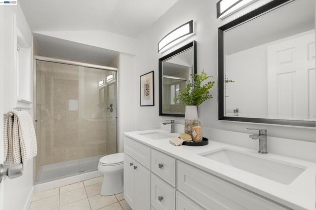 5556 Paseo Navarro, Pleasanton, CA 94566