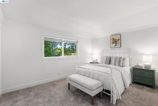 5556 Paseo Navarro, Pleasanton, CA 94566