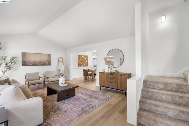 5556 Paseo Navarro, Pleasanton, CA 94566