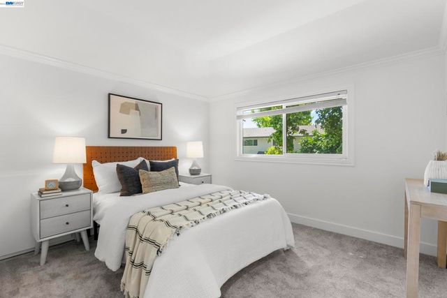 5556 Paseo Navarro, Pleasanton, CA 94566