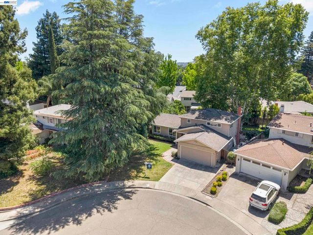 5556 Paseo Navarro, Pleasanton, CA 94566