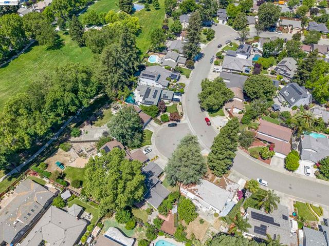 5556 Paseo Navarro, Pleasanton, CA 94566