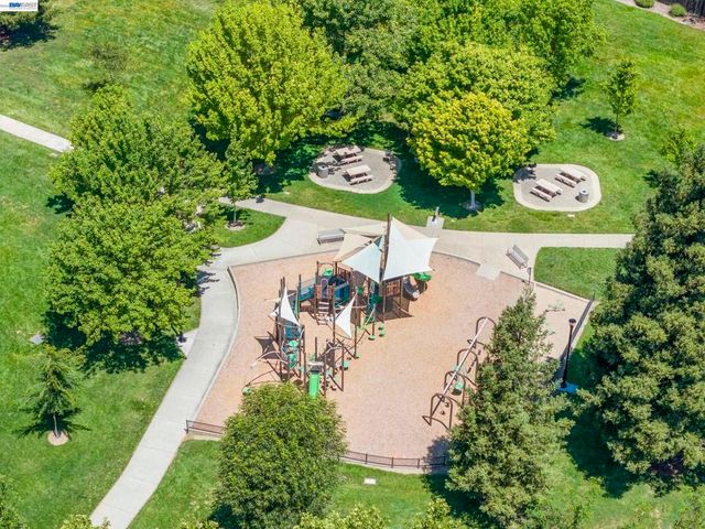5556 Paseo Navarro, Pleasanton, CA 94566
