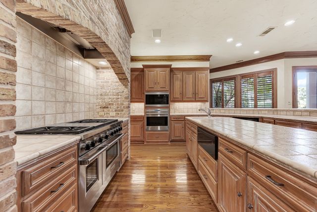 1608 CLIFFVIEW Drive, Plano, TX 75093