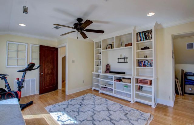 205 Crystal Ct, Little Rock, AR 72205