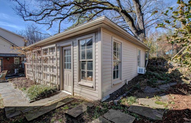 205 Crystal Ct, Little Rock, AR 72205