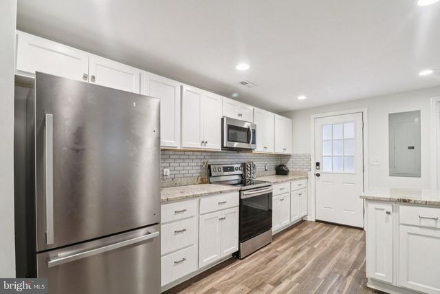 1605 AIRPORT LN, Accokeek, MD 20607