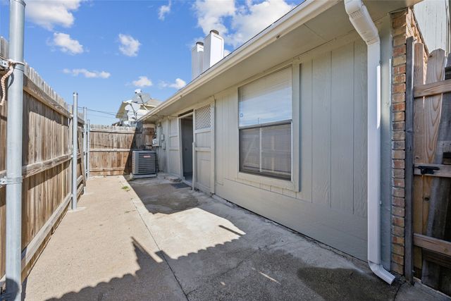2718 Sherry Street, Arlington, TX 76014