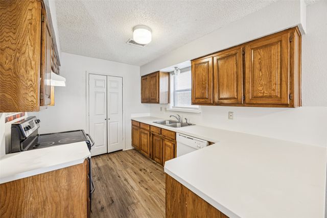 2718 Sherry Street, Arlington, TX 76014