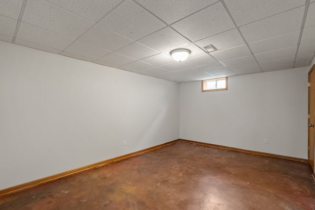 1629 NW College Avenue, Ankeny, IA 50023