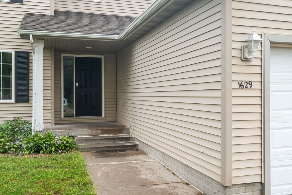 1629 NW College Avenue, Ankeny, IA 50023