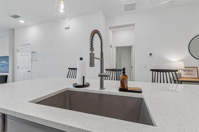 5722 SILVER SUN DR, Apollo Beach, FL 33572