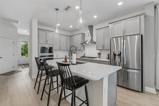 5722 SILVER SUN DR, Apollo Beach, FL 33572
