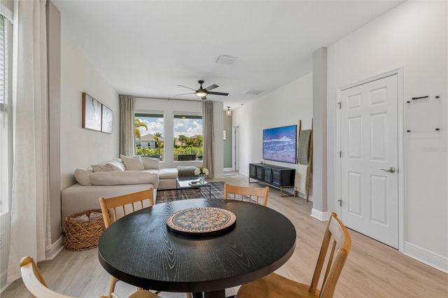 5722 SILVER SUN DR, Apollo Beach, FL 33572