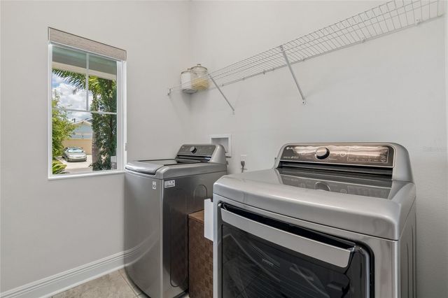 5722 SILVER SUN DR, Apollo Beach, FL 33572