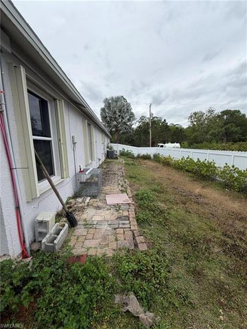 1016 Cleveland AVE, Lehigh Acres, FL 33972