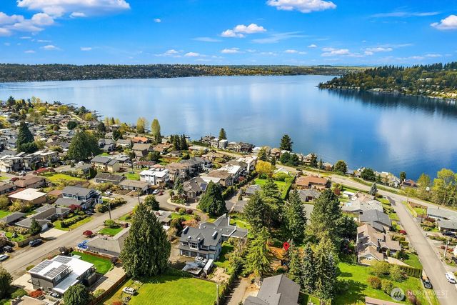 3737 Park Avenue N, Renton, WA 98056