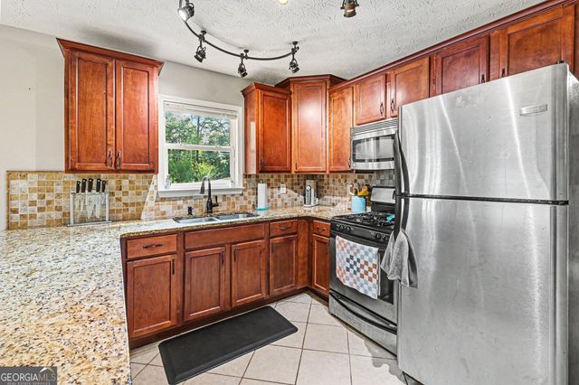 237 Palmetto Road, Tyrone, GA 30290