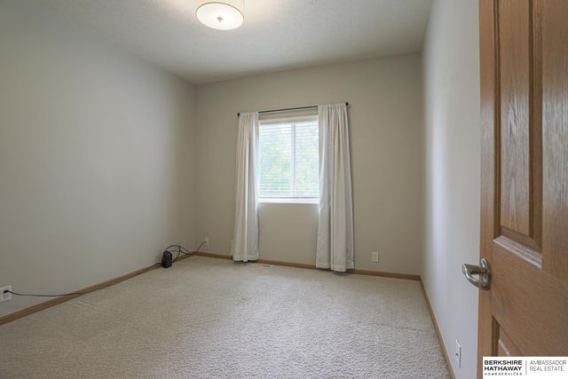 18921 K Street, Omaha, NE 68135
