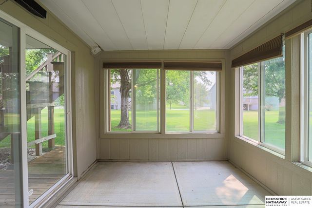 18921 K Street, Omaha, NE 68135