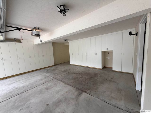 18921 K Street, Omaha, NE 68135