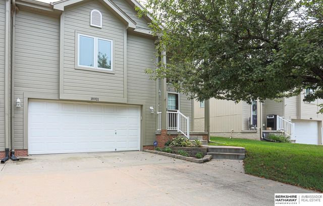 18921 K Street, Omaha, NE 68135