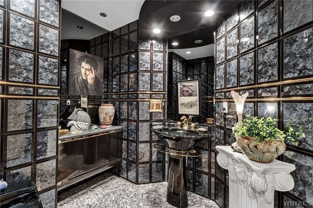 40 Waterfront Circle 401, Buffalo, NY 14202