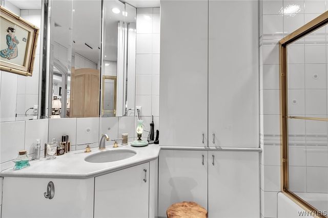 40 Waterfront Circle 401, Buffalo, NY 14202