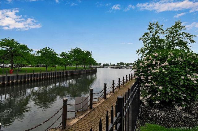 40 Waterfront Circle 401, Buffalo, NY 14202