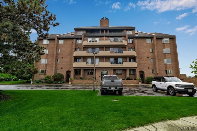 40 Waterfront Circle 401, Buffalo, NY 14202