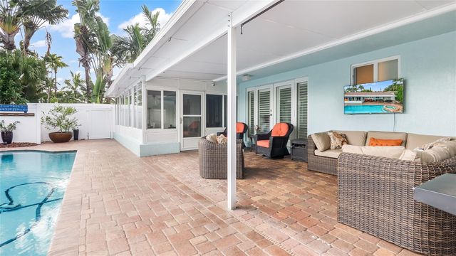 1700 SW 5th Ct, Fort Lauderdale, FL 33312