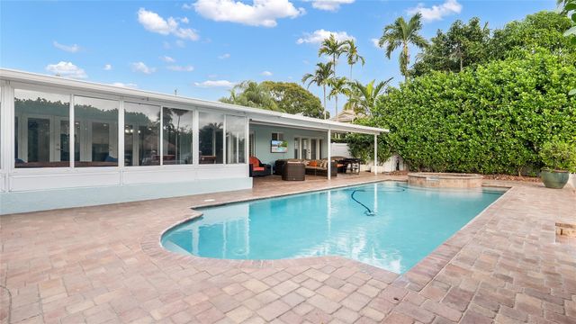 1700 SW 5th Ct, Fort Lauderdale, FL 33312