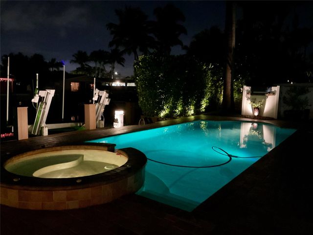 1700 SW 5th Ct, Fort Lauderdale, FL 33312