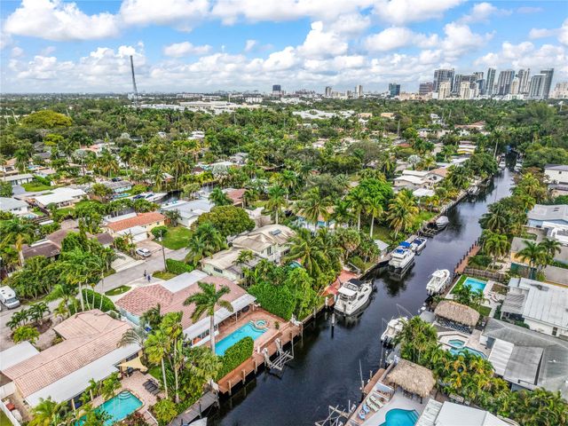 1700 SW 5th Ct, Fort Lauderdale, FL 33312