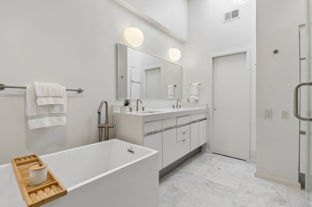 5990 Lindenshire Lane 121, Dallas, TX 75230