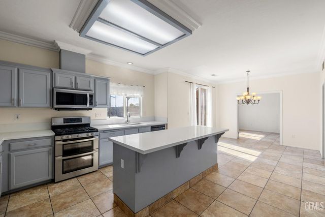 11515 Presidential Road, Bakersfield, CA 93312