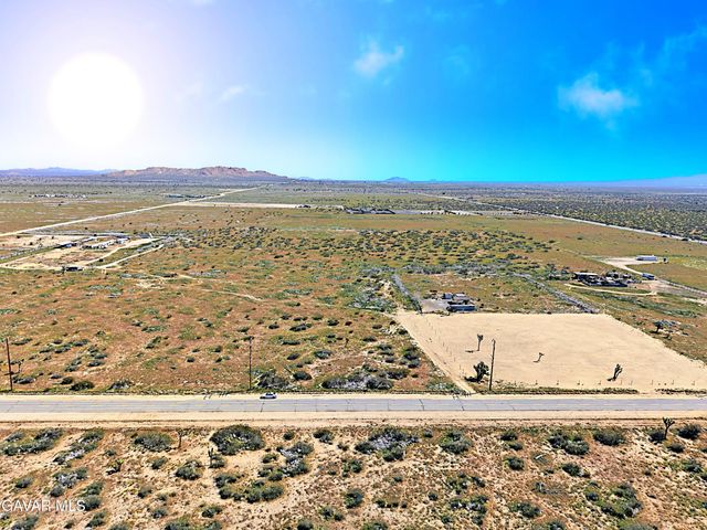 Cor 110th Ste Pav, Sun Village, CA 93543