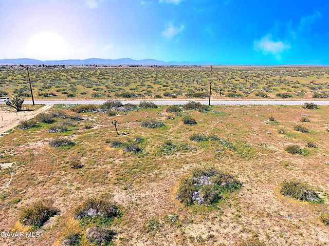 Cor 110th Ste Pav, Sun Village, CA 93543