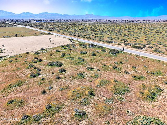 Cor 110th Ste Pav, Sun Village, CA 93543