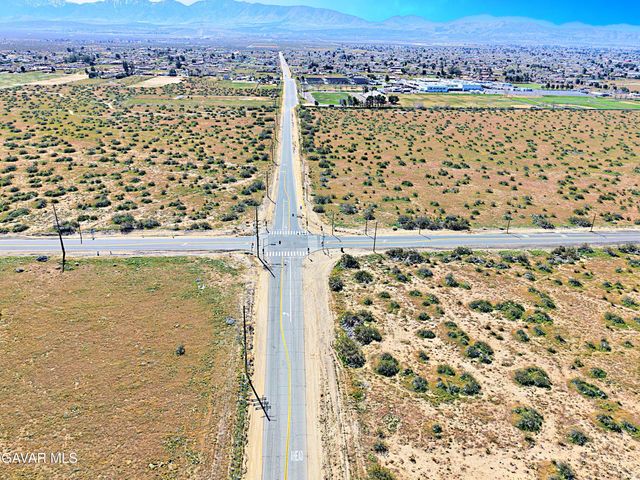 Cor 110th Ste Pav, Sun Village, CA 93543