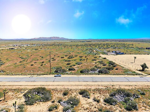 Cor 110th Ste Pav, Sun Village, CA 93543