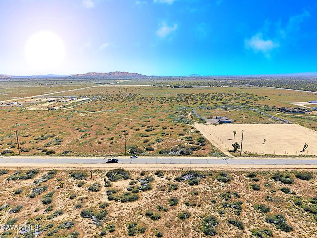 Cor 110th Ste Pav, Sun Village, CA 93543