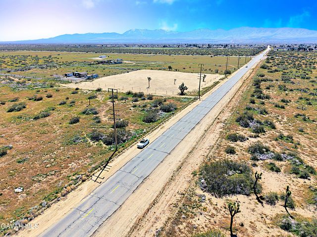 Cor 110th Ste Pav, Sun Village, CA 93543