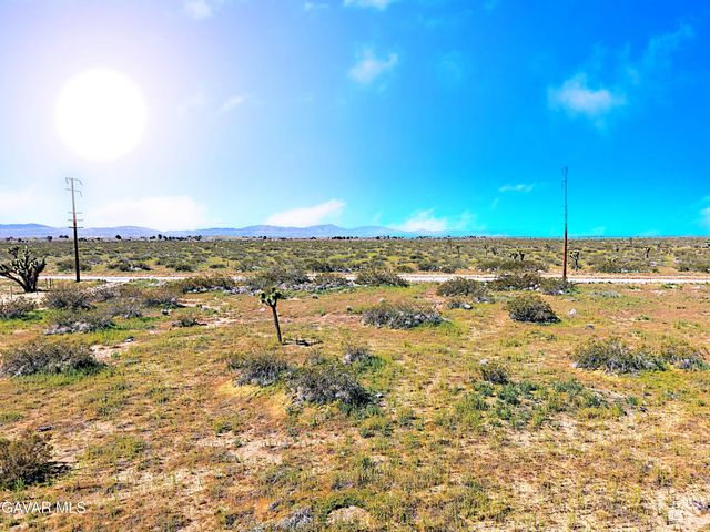 Cor 110th Ste Pav, Sun Village, CA 93543