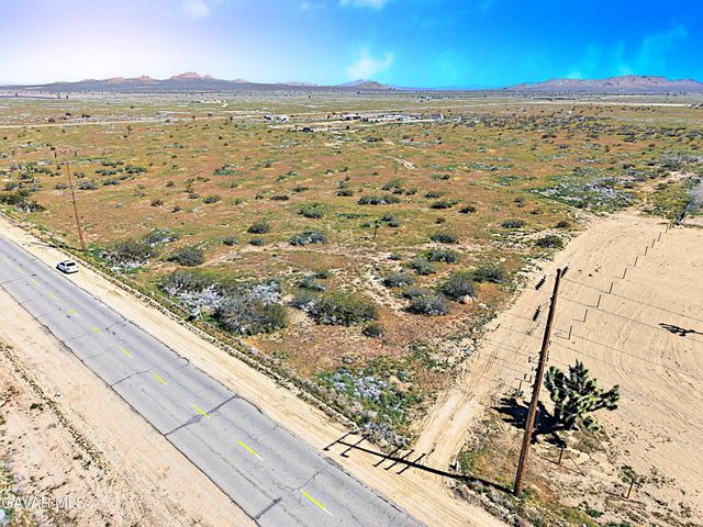 Cor 110th Ste Pav, Sun Village, CA 93543