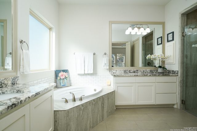 17618 HILLSEDGE, San Antonio, TX 78257