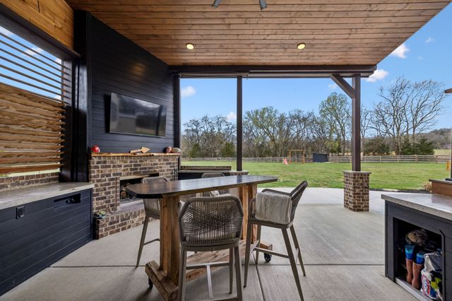 12745 N Milton Rd, Milton, TN 37118