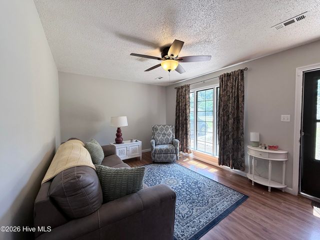 203 Fox Drive, Dudley, NC 28333
